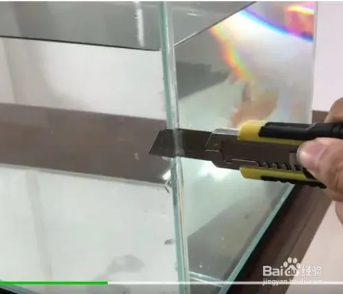 玻璃鱼缸漏水怎么处理 玻璃鱼缸漏水怎么处理视频