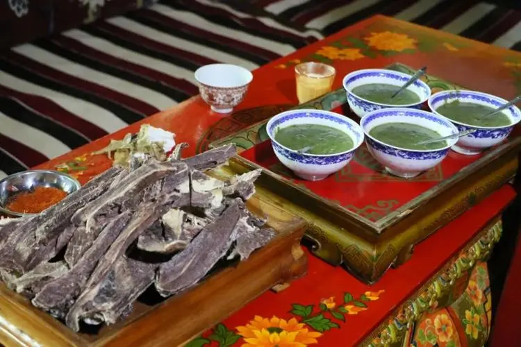 西藏人的日常饮食