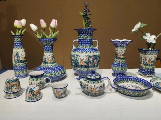 波兰彩陶瓷：传统工艺与精湛技艺的结晶（波兰彩陶瓷怎么样）