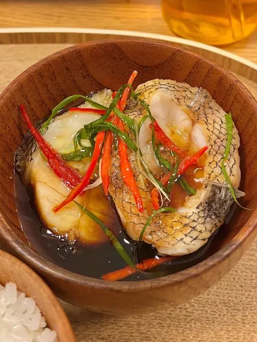 清蒸青鱼的做法 清蒸青鱼的做法简单又好吃
